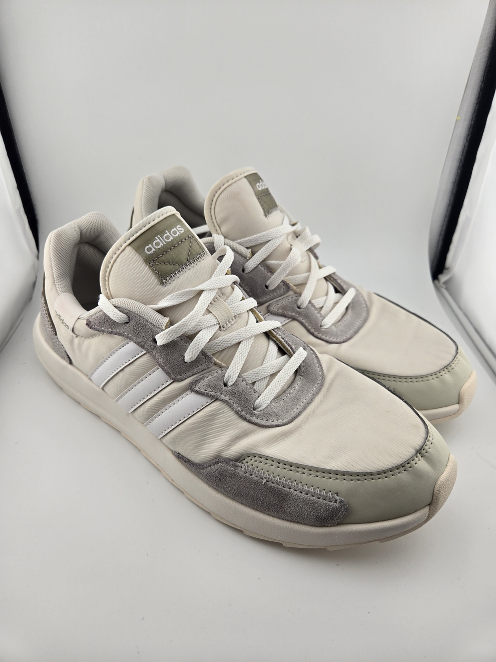 ADIDAS RUN WOMEN'S SIZE 11 GRAY SUEDE White RUNNING SHOE Sneakers Foam Fz2219